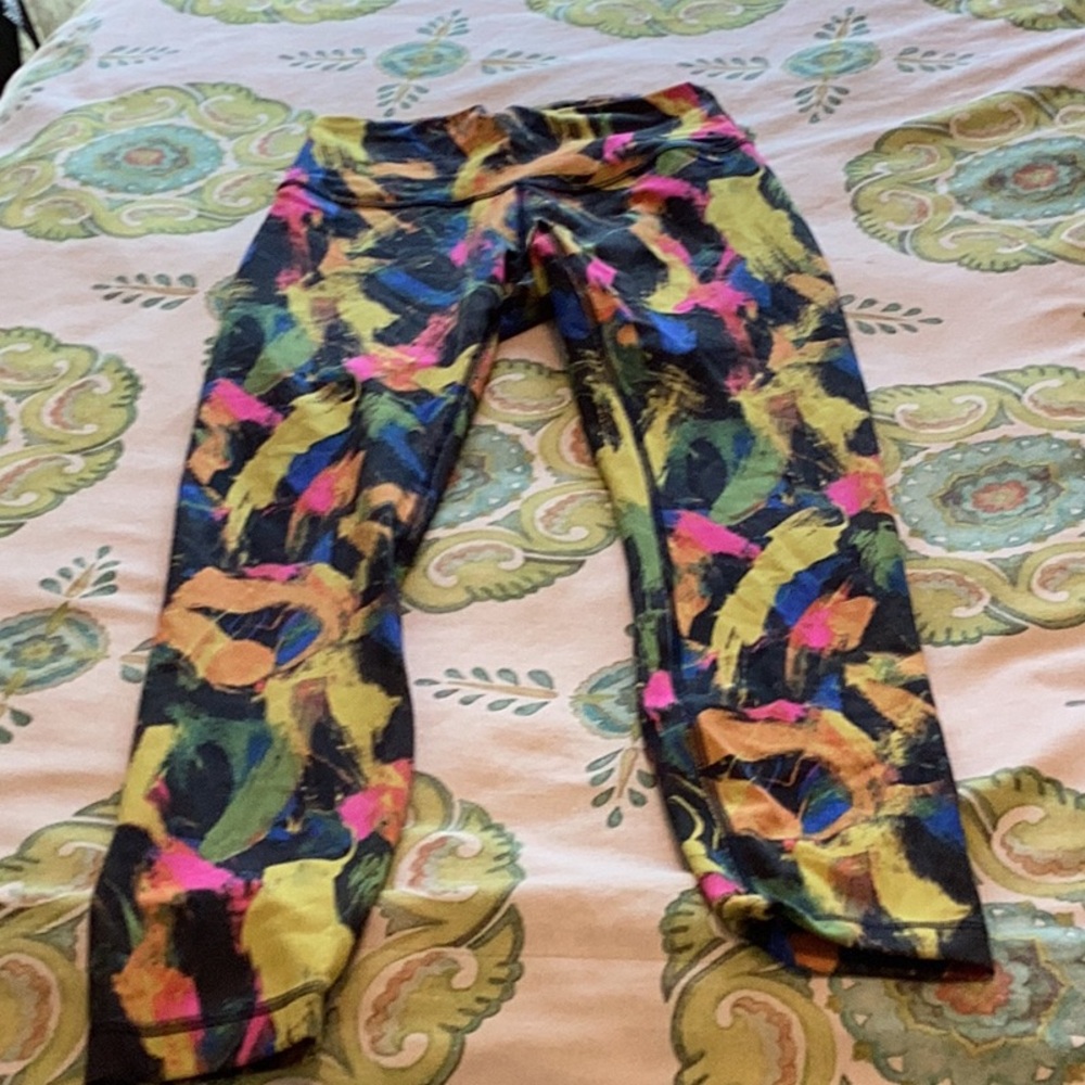 Lululemon Athletica bundle of   (2) Vibrant Abstract Pattern Leggings 4